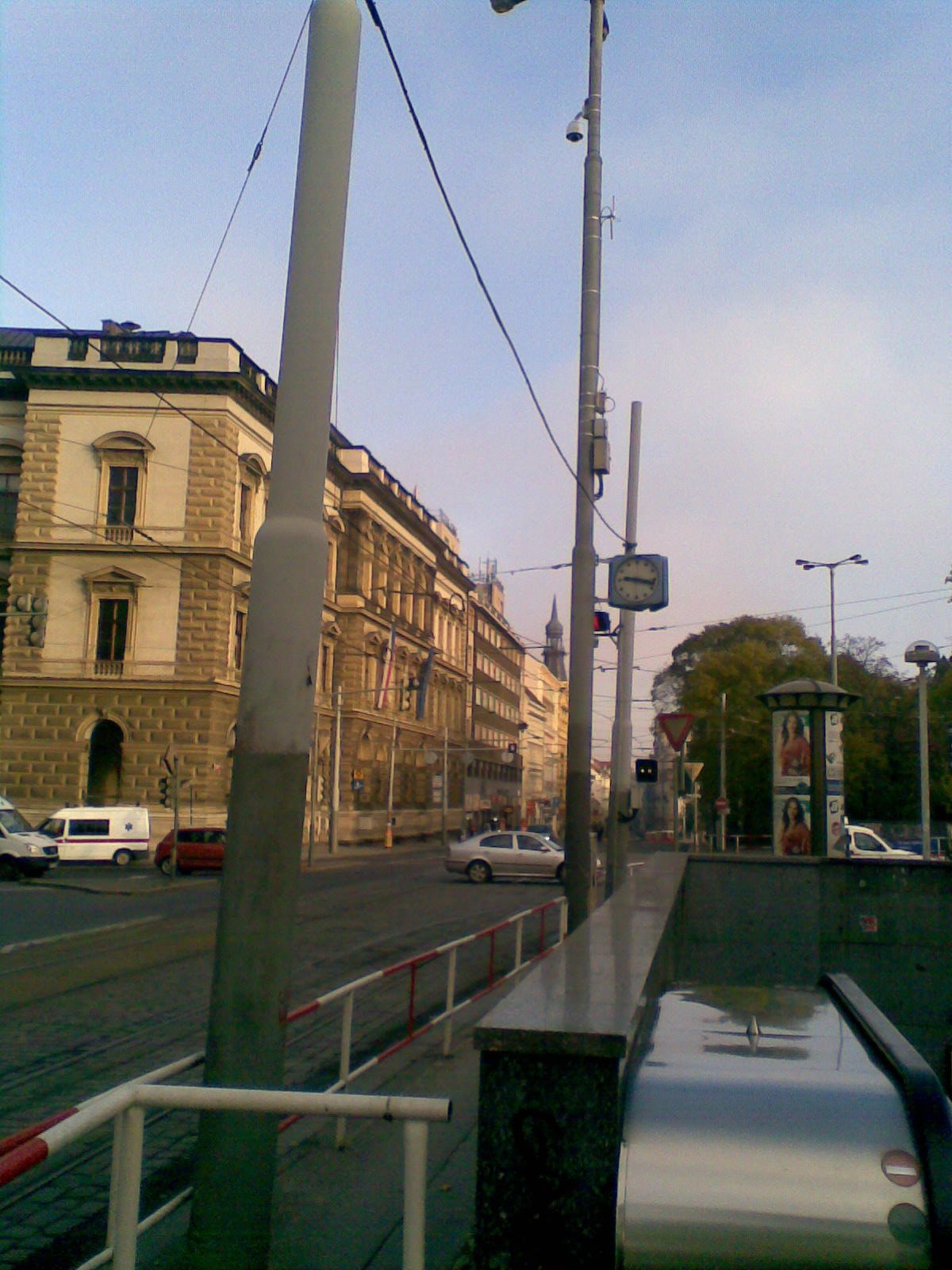 Street view near Resslovka with buildings and trees
