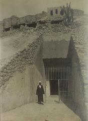 Photograph of the tomb of Tutankhamun from Harry Burton's excavation album