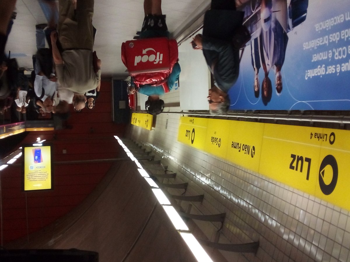 Train platform at Luz Station on Line 4-Yellow in São Paulo metro