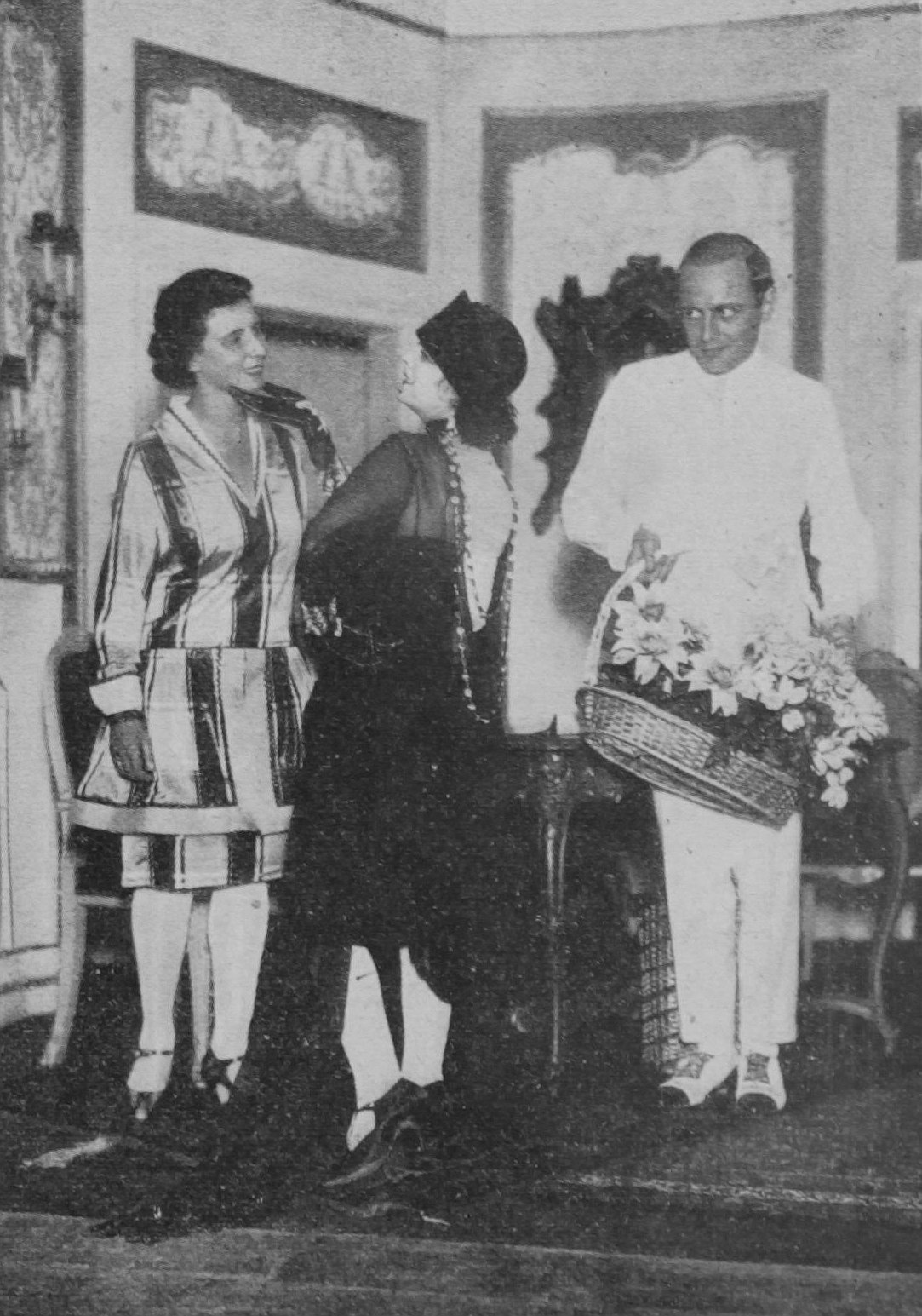 Hertha Pauli, Poldi Müller, and Henri Peters-Arnolds in 1927 at the German premiere of 'Mein Sohn - mein Vater!' at the Wiener Kammerspiele