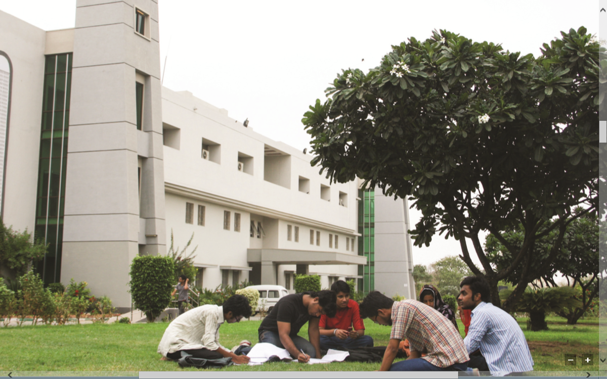 Exterior view of Ned University Of Engineering And Technology White House building in Karachi, Pakistan
