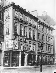 Historic buildings at Kaufingerstraße 15 and 16 in Munich in 1898, now replaced by C&A building