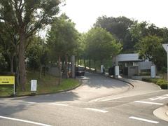 Main gate of Meiji Gakuin University Yokohama Campus