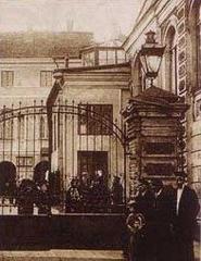 Courtyard gates of the Great Synagogue in Vilna circa 1930