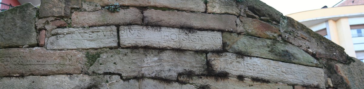 Inscription on the Foncalada fountain in Oviedo, Spain