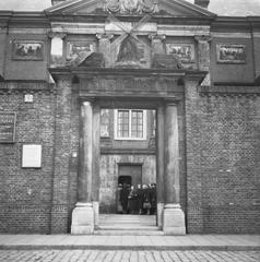 Black and white photograph of education event at University of Leiden in September 1945
