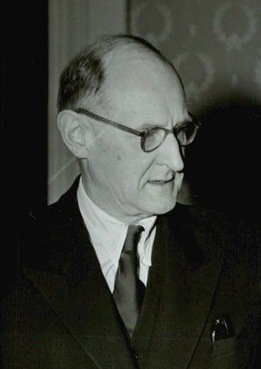 Portrait of Annaeus Schjødt at the Swedish-Norwegian association's 10th anniversary in 1952