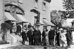Guests visiting Prince Eugen at Waldemarsudde Art Museum