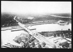 Charles River with boat houses and Soldiers' Field Road in Cambridge around 1908