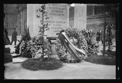 Black and white photograph of the memorial for Paul Doumer in 1932