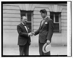 Luis Firpo and Ambassador Pueyrredón standing together in 1924