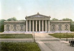 Glyptothek museum facade in Munich with classical architecture under blue sky