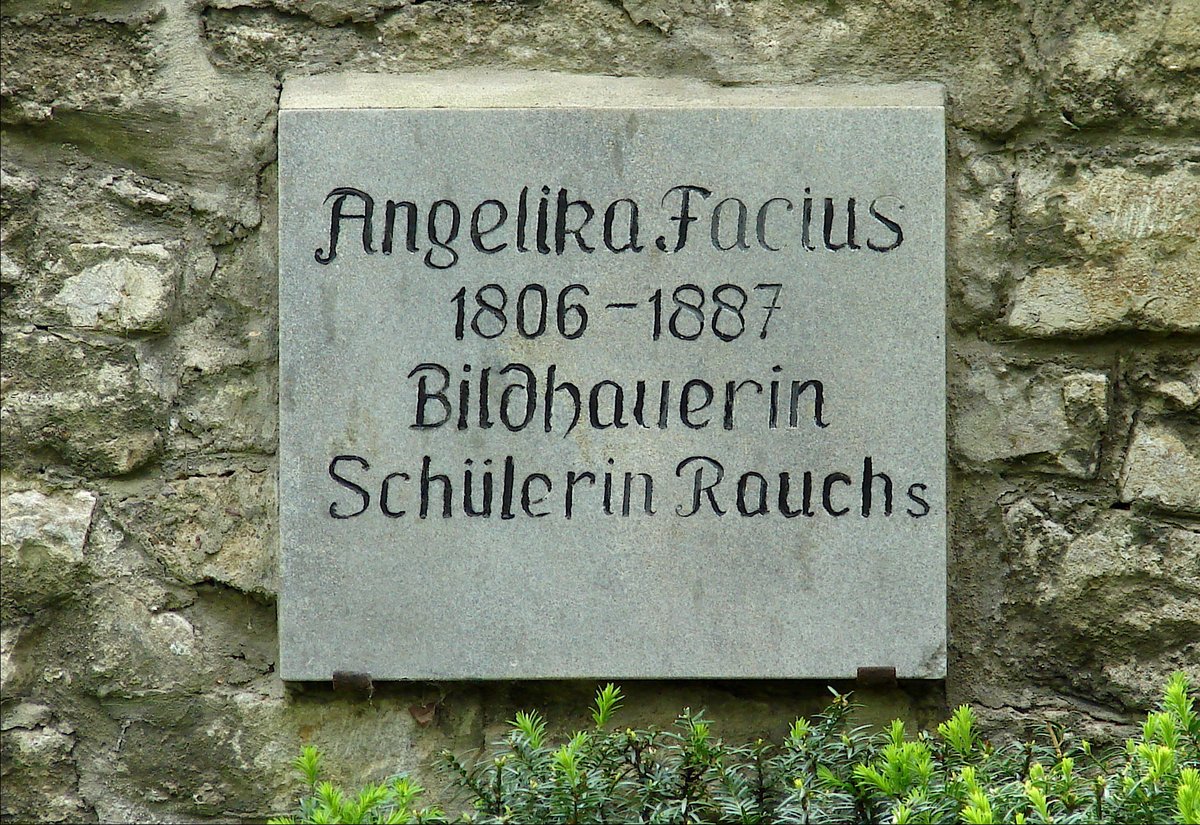 Gravestone of sculptor Angelica Facius at Historischer Friedhof Weimar