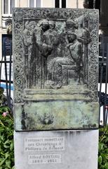 Valenciennes city sculpture Hommage Froissart