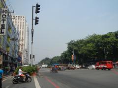 Kalaw Avenue and Roxas Boulevard intersection with landmarks including Luneta Hotel, Eton BayPark Manila, Rizal Park, Manila Ocean Park, and Quirino Grandstand in Ermita, Manila