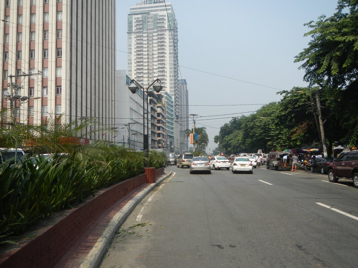 Kalaw Avenue and Luneta Hotel near Rizal Park and Manila Bay in Ermita, Manila showing South Road, Roxas Boulevard and nearby landmarks including Manila Ocean Park and Quirino Grandstand