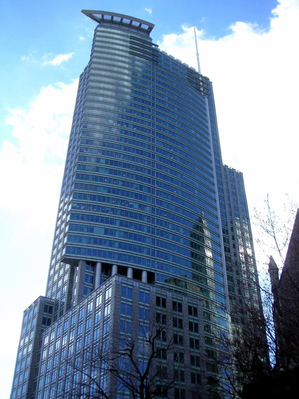 1250 René-Lévesque building seen from the east