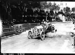 Vintage photograph of Victor Hémery driving La Fiat car at Circuit de la Sarthe near grandstands