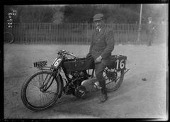 Paul Péan portrait riding a Peugeot motorcycle at Circuit de la Sarthe Le Mans 1920