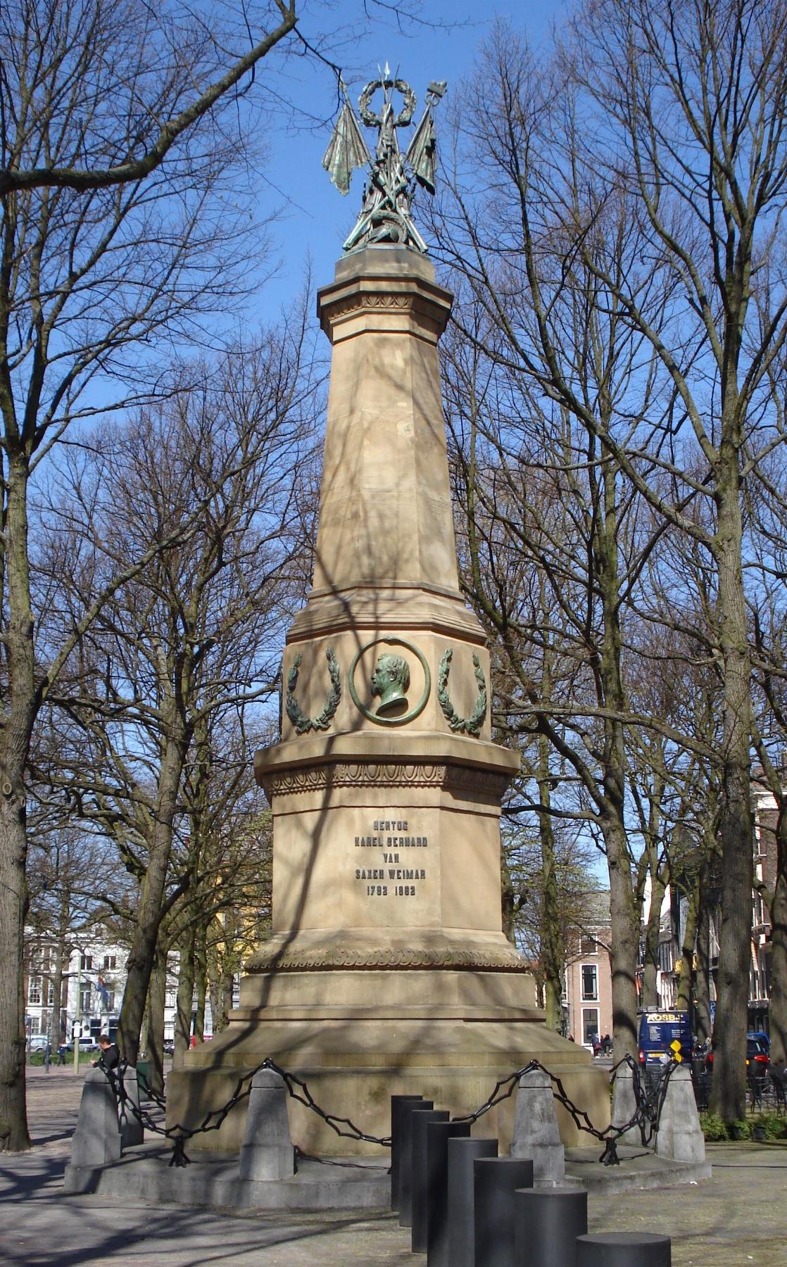 Monument Saxen Weimar on Lange Voorhout in Den Haag
