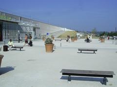 |
  Gare D'Avignon Tgv