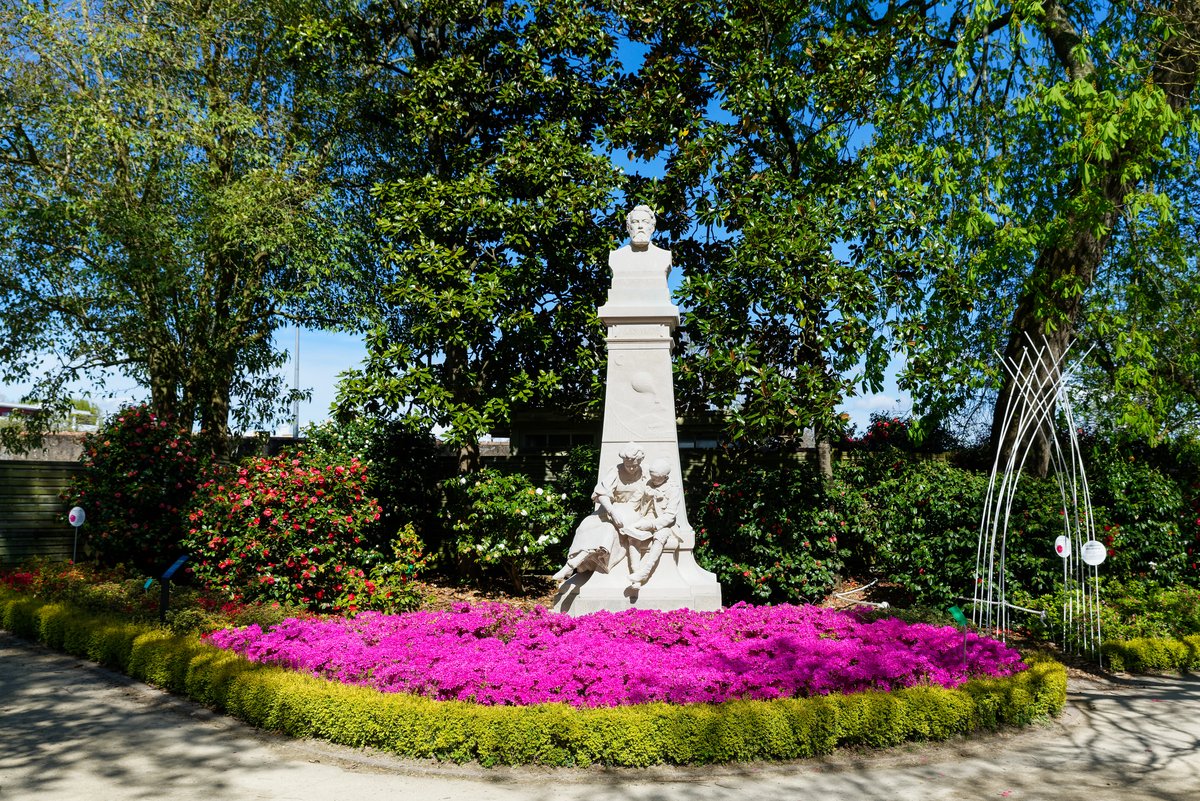 Monument À Jules Verne in Nantes France