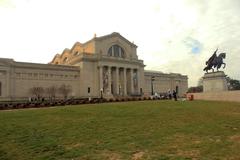 Front view of St. Louis Art Museum with grand columns and steps