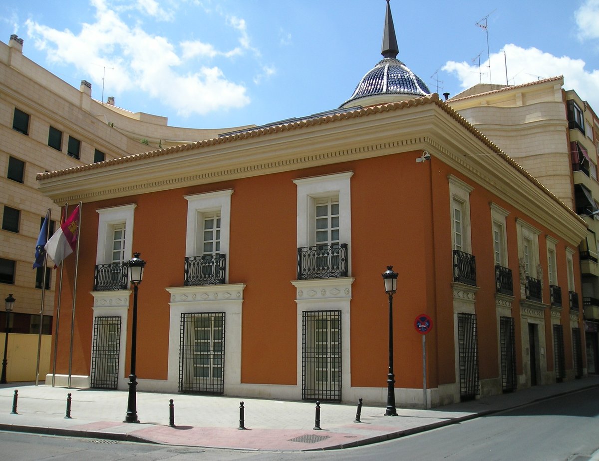 Casa Perona building in Albacete with colorful facade and balconies