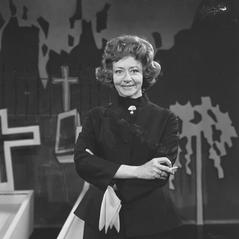 Das Kommödchen German cabaret group from Düsseldorf performing in the Netherlands with Lore Lorentz during TV recording in 1966