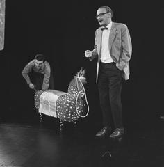 Black and white portrait of Werner Vielhaber from Das Kommödchen, a German cabaret troupe from Düsseldorf, photographed in the Netherlands in 1966