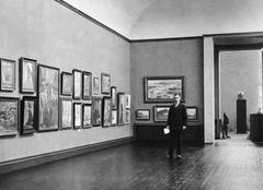 Portrait of Finnish art historian Bertel Hintze at Helsinki Kunsthalle opening