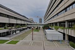 Exterior view of Allgemeines Krankenhaus Wien hospital building