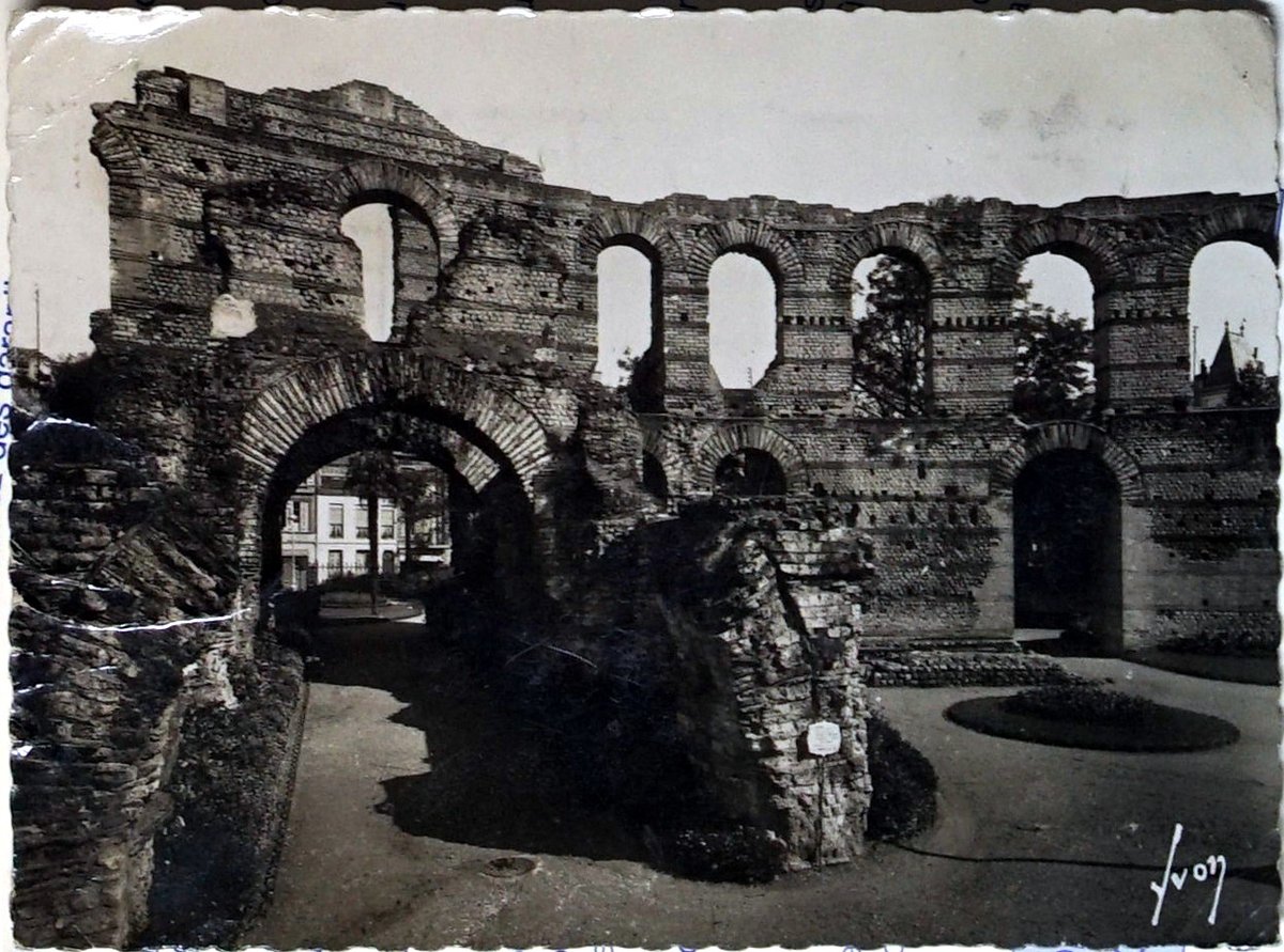 Ancient view of Bordeaux Palais Galien ruins