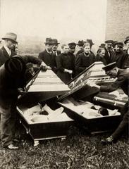 Mining disaster in Mont Cenis mine Herne Westfalen 1921 victims funeral preparations
