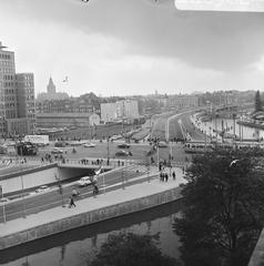 Wethouder R. J. de Wit opening Stadhoudersbrug viaduct in Amsterdam 1969 black and white photo