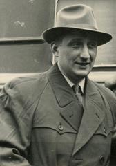 Famous Georgian actor and sports commentator Erosi Manjgaladze in 1946