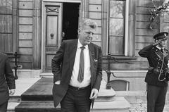Wim Duisenberg arriving at Paleis Lange Voorhout in The Hague on October 17, 1981