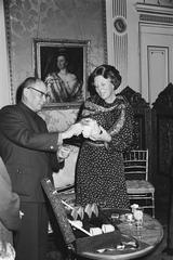 Chinese Minister of Education Jiang Manxiang offers a tea set to Princess Beatrix during a reception at Paleis Lange Voorhout in The Hague on 24 September 1979