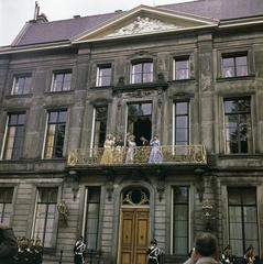 Dutch royal family on the balcony during Prinsjesdag in September 1962 in The Hague