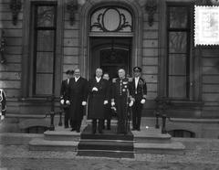 New US Ambassador C. Freeman Matthews arriving at Lange Voorhout Palace to present credentials to Queen Juliana in The Hague, 1953