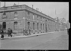Entrance of the Palais de l'Élysée in Paris, France, historical photo from June 1924