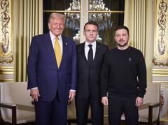 Ukrainian President Volodymyr Zelenskyy with French President Emmanuel Macron and U.S. President-elect Donald Trump at a trilateral meeting in Paris on December 7, 2024