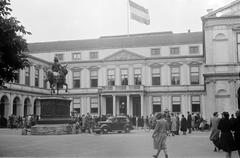 People gathering spontaneously in front of Noordeinde Palace after liberation in The Hague