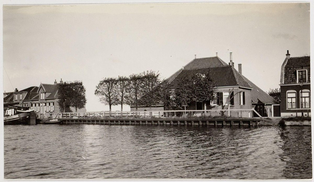 Black and white photo of Buikslotermeerdijk 33-15 viewed northeast, taken in 1922