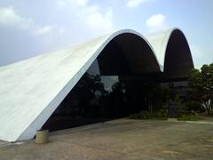 Auditório Simón Bolívar interior with modern architectural design and rows of seating