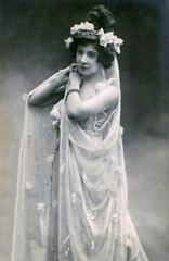 Amélie Diéterle as Queen Omphale in The Labors of Hercules opéra bouffe, 1901