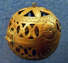 15th century Wärmeapfel hand warmer made of copper from Kloster Allerheiligen exhibited at Museum zu Allerheiligen Schaffhausen