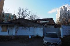 Yagodnaya Street in Biryulyovo Vostochnoye District with residential buildings and parked cars