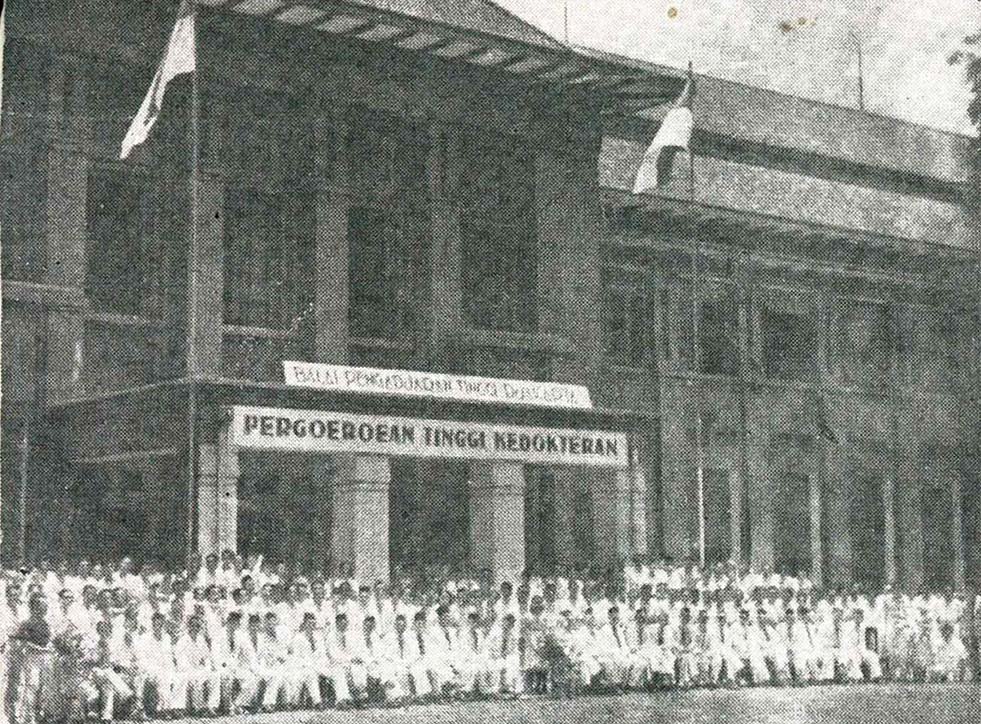 Historic photo of Pergoeroean Tinggi Kedokteran, predecessor of Faculty of Medicine University of Indonesia