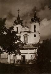 Historic view of Vilnia with Ludvisarskaja street and the Church of the Holy Cross at the Banifrats monastery, 1917